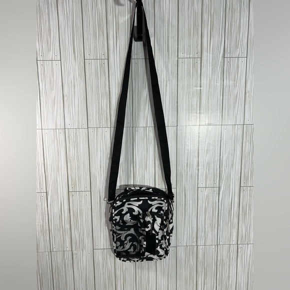 Black and White Crossbody Multi-zippers - Picture 2 of 9